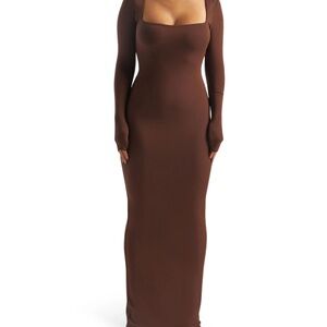 Long Sleeve Square Neck Dress
Naked Wardrobe